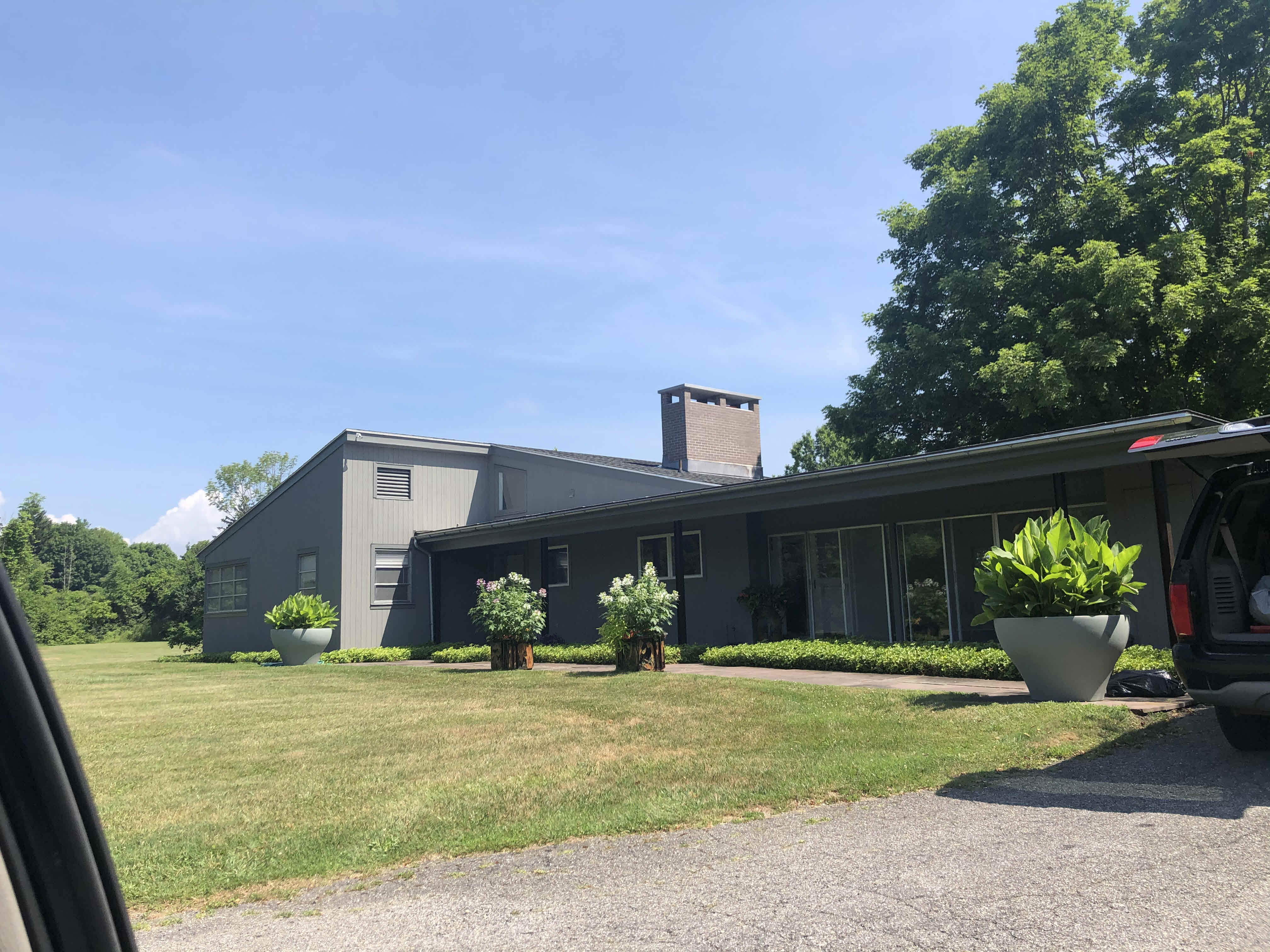 Building photograph for 20 WILLOW DRIVE